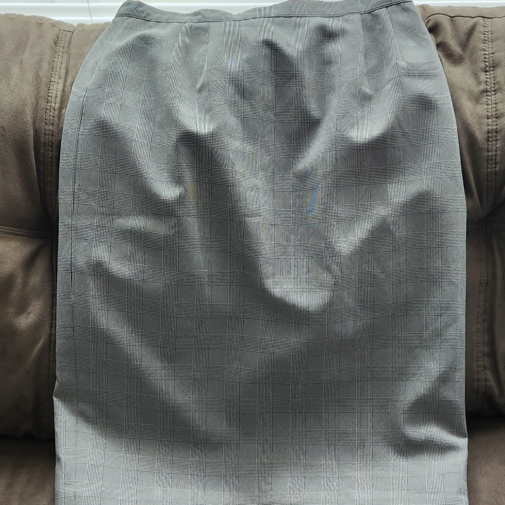 Dress Barn Gray Glen Plaid Pencil Skirt